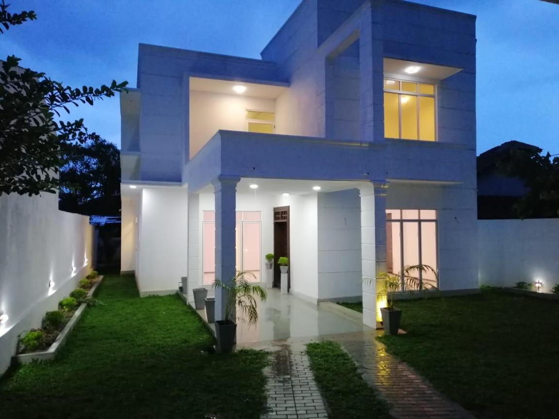 Vidushi Home Minuwangoda Экстерьер фото