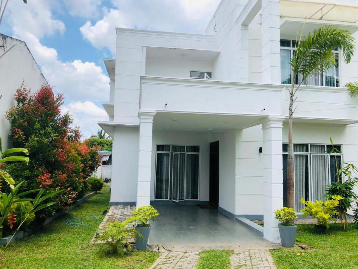Vidushi Home Minuwangoda Экстерьер фото