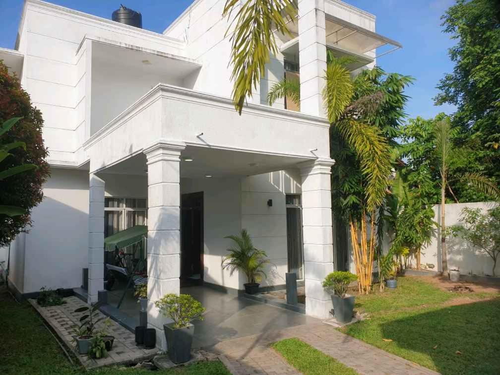Vidushi Home Minuwangoda Экстерьер фото